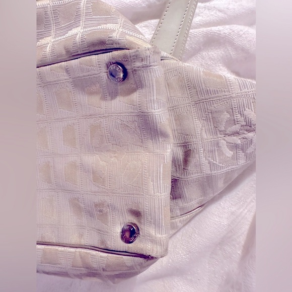 CHANEL Travel Line Tote pearlized handles - Picture 13 of 16